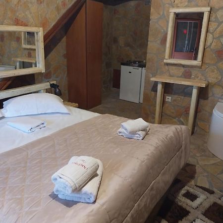 Vip Kalavrita Apartamento Exterior foto
